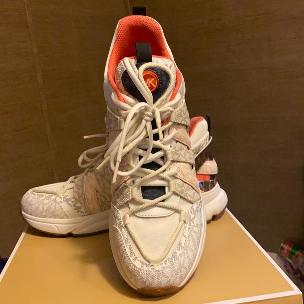 Michael Kors Hero Trainer